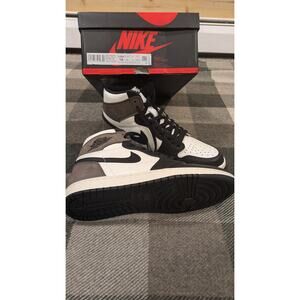 Nike Air Jordan 1 High "Mocha" Sz 10